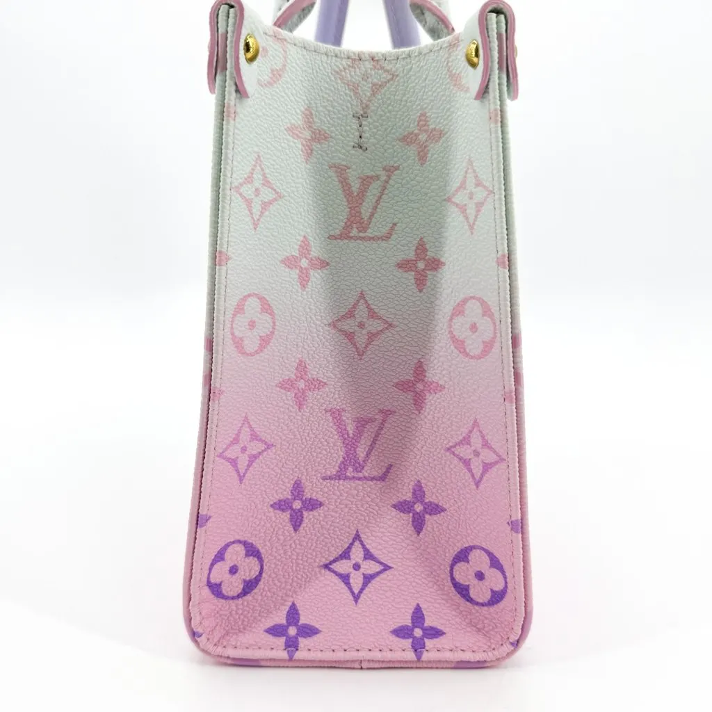Louis Vuitton Onthego PM Monogram Empreinte Guimauve MultiColor Leather Very good - Model View