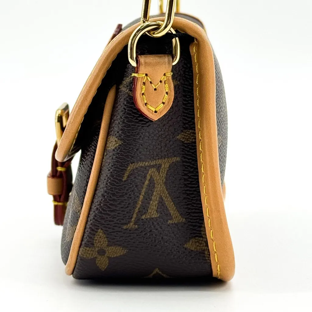 Louis Vuitton Monogram Mini Marelle Shoulder Bag Beige Canvas Very good - Model View