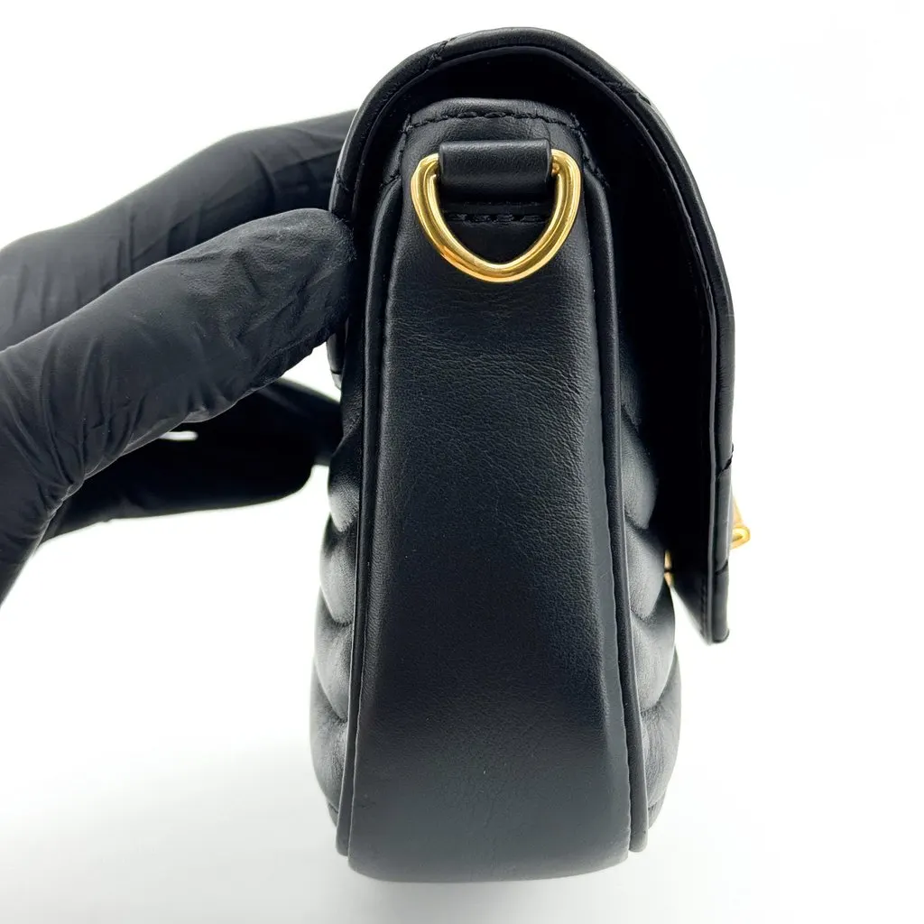 Louis Vuitton New Wave Chain Pochette Black Black Leather Good - Model View