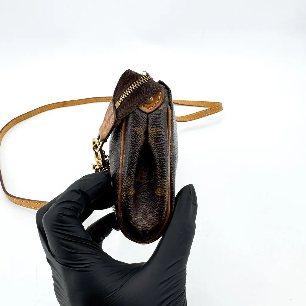 Louis Vuitton Monogram Eva Clutch Brown Canvas Good - Inside View