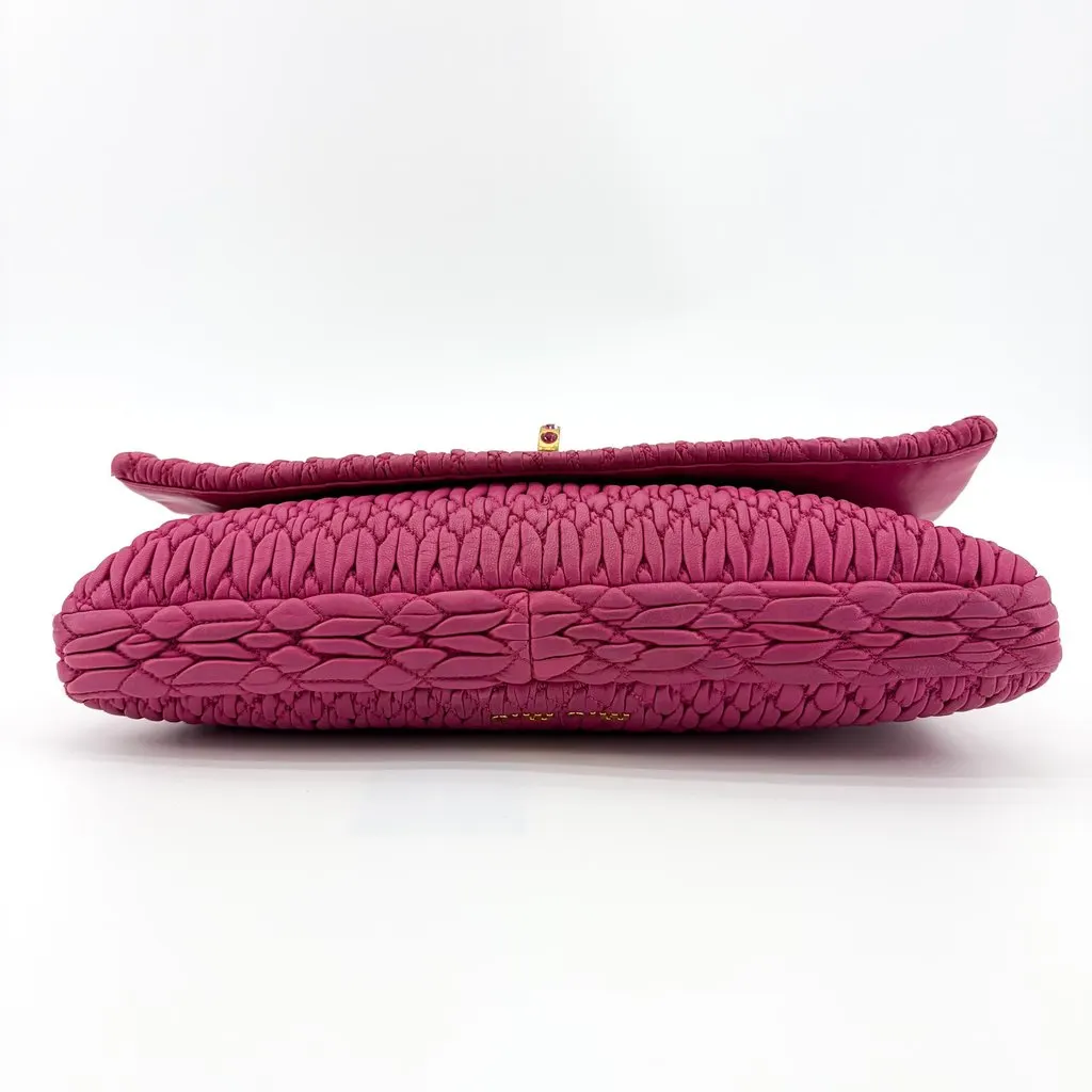Miu Miu Matelasse Coquet Crystal Lock Clutch Bag Pink Pink Leather Good - Model View