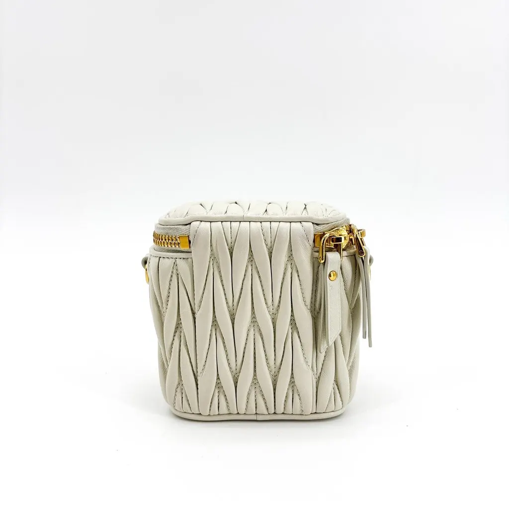 Miu Miu Matelasse Nappa Leather Mini Vanity Bag White White Leather Very good - Inside View