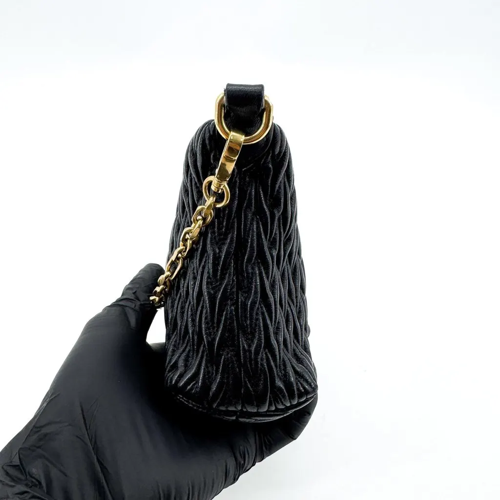 Miu Miu Matelasse Leather Pouch Black Black Leather Very good - Model View