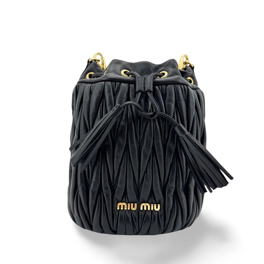 Miu Miu Matelasse Nappa Leather Bucket Bag Black Black Leather Very good - Front View
