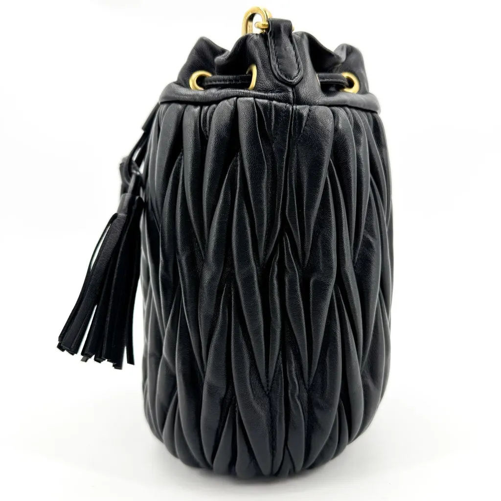 Miu Miu Matelasse Nappa Leather Bucket Bag Black Black Leather Very good - Model View