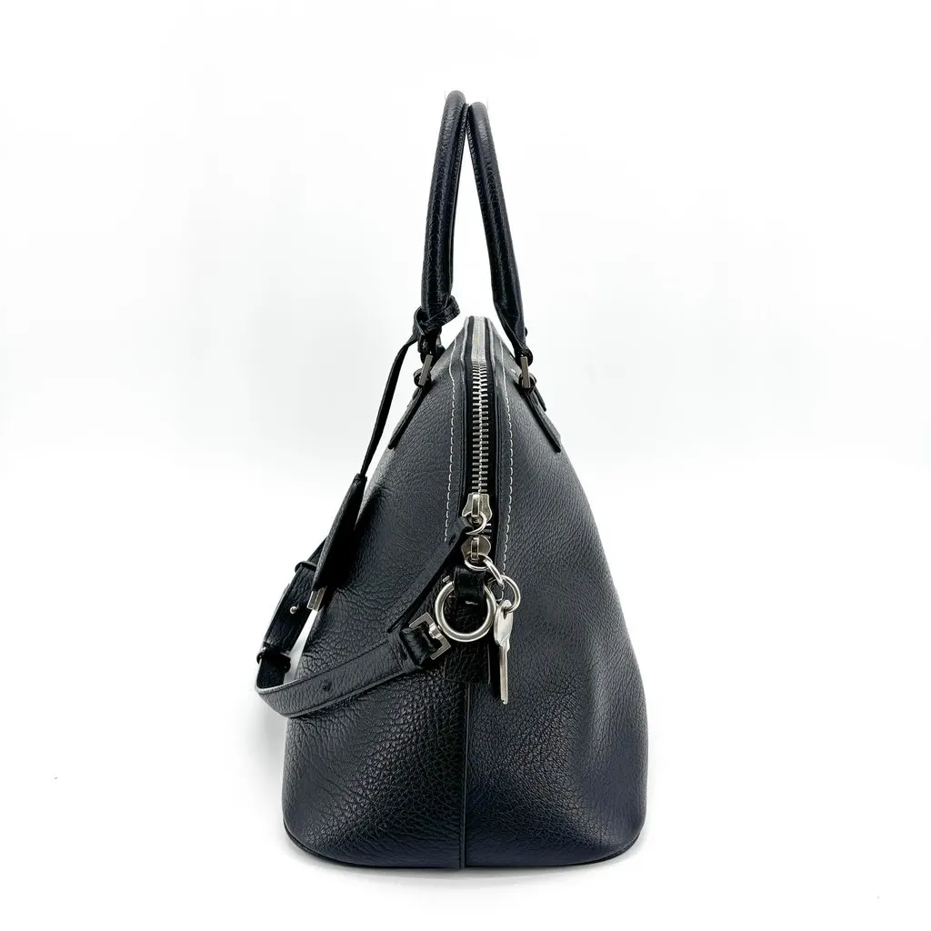 Maison Margiela 5AC Classic Medium Bag Black Black Leather Good - Model View