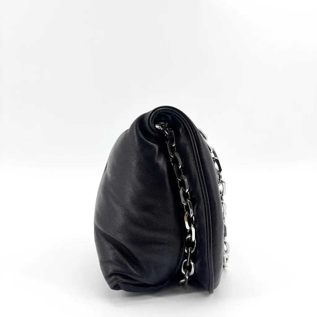 Maison Margiela Glam Slam Small Chain Shoulder Bag Black Black Shearling Good - Model View