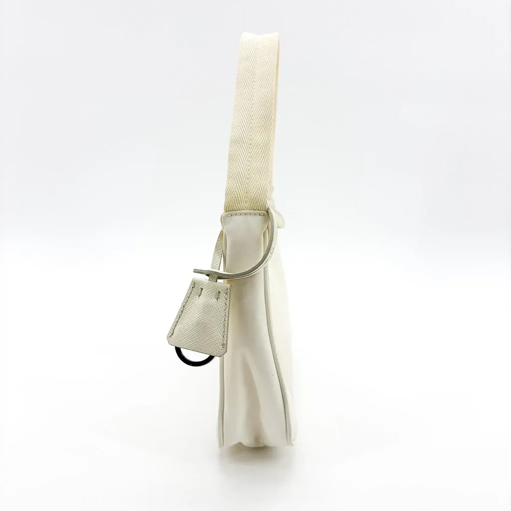 Prada Re-edition 2000 Nylon Mini Bag White White Polyamide Good - Model View