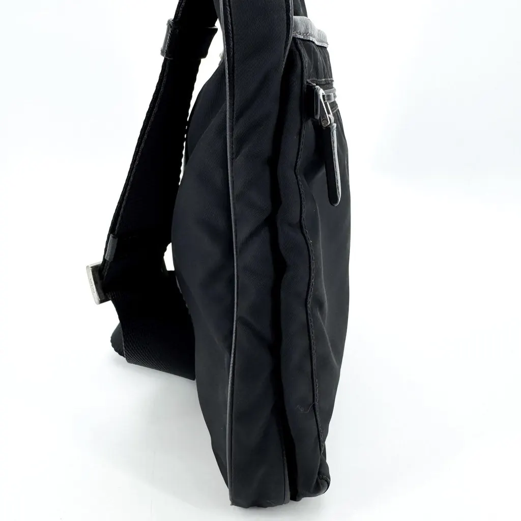 Prada Re-Nylon Tessuto Crossbody Bag Black Black Polyamide Good - Model View