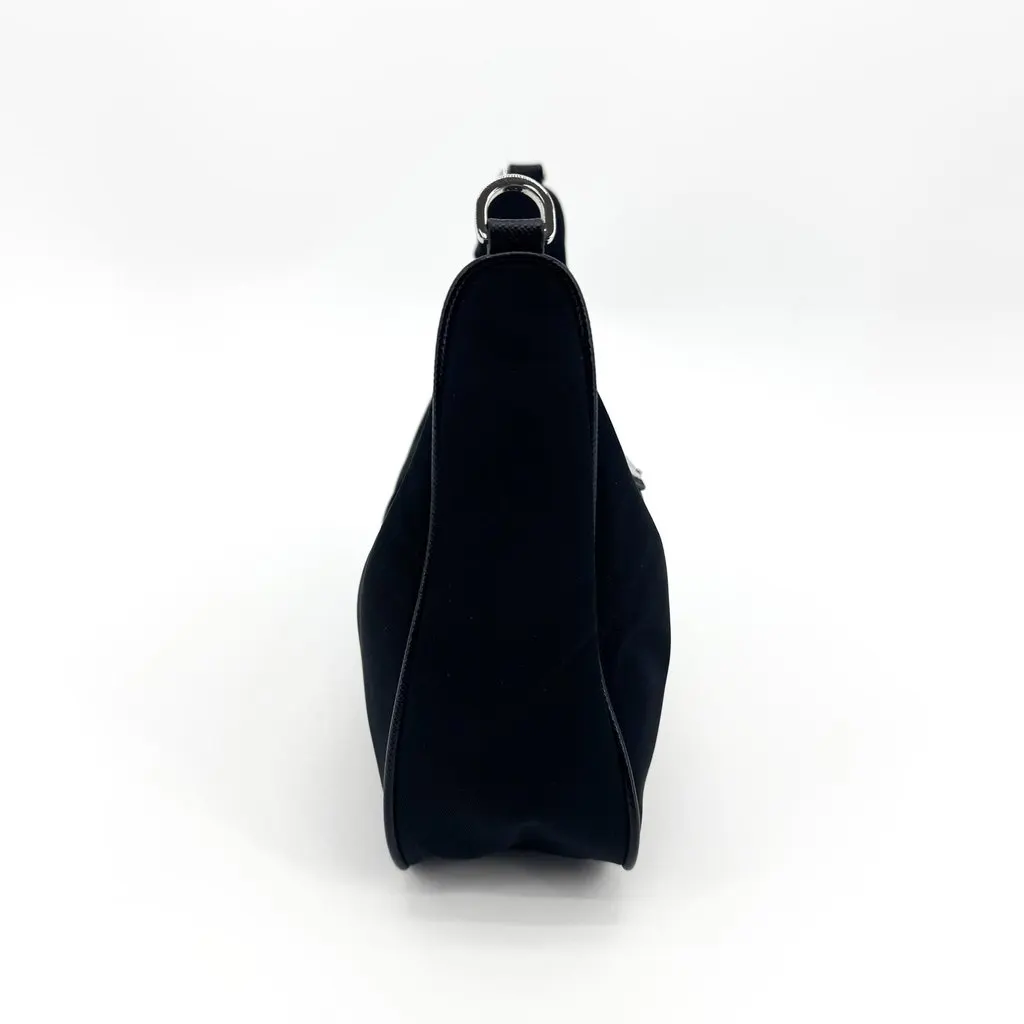 Prada Re-Edition 2005 Re-Nylon Mini Bag Black Black Polyamide Good - Model View