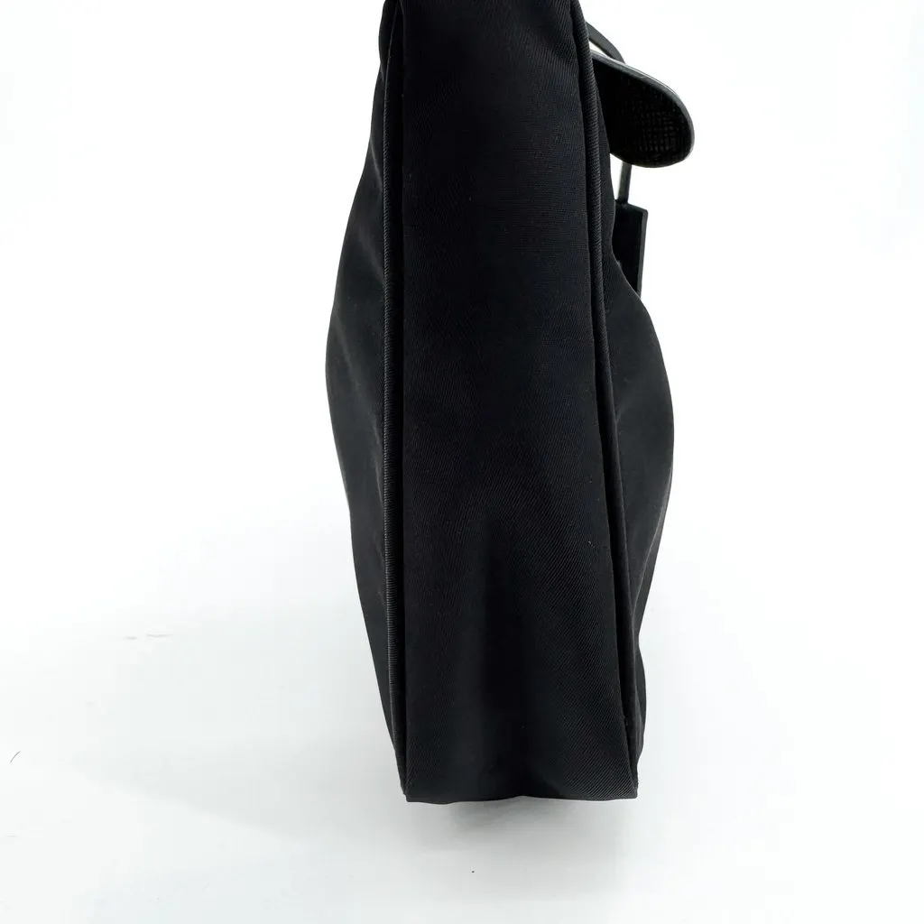 Prada Re-Edition 2000 Re-Nylon Mini Bag Black Black Polyamide Good - Model View