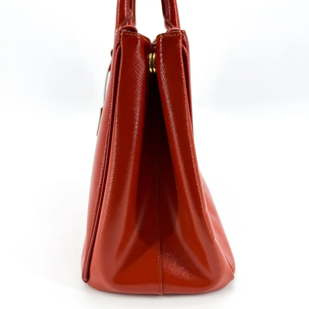 Prada Saffiano Galleria Medium Tote Bag Red Red Leather Good - Model View