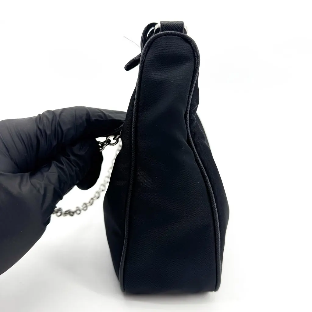 Prada Re-Edition 2005 Re-Nylon Shoulder Bag Black Black Polyamide Very good - Model View