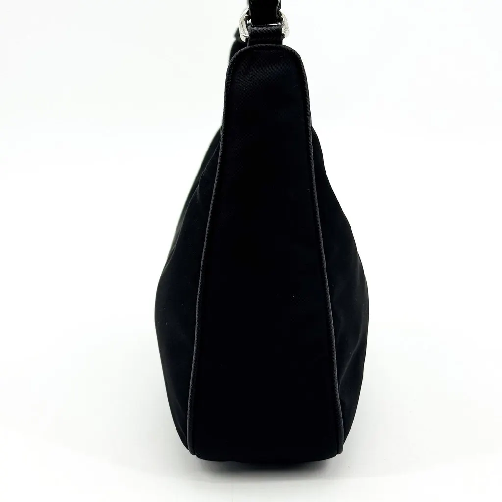Prada Re-Nylon Re-Edition 2005 Mini Shoulder Bag Black Black Polyamide Good - Model View