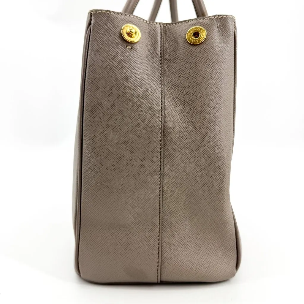 Prada Saffiano Galleria Medium Bag Grey MultiColor Leather Very good - Model View