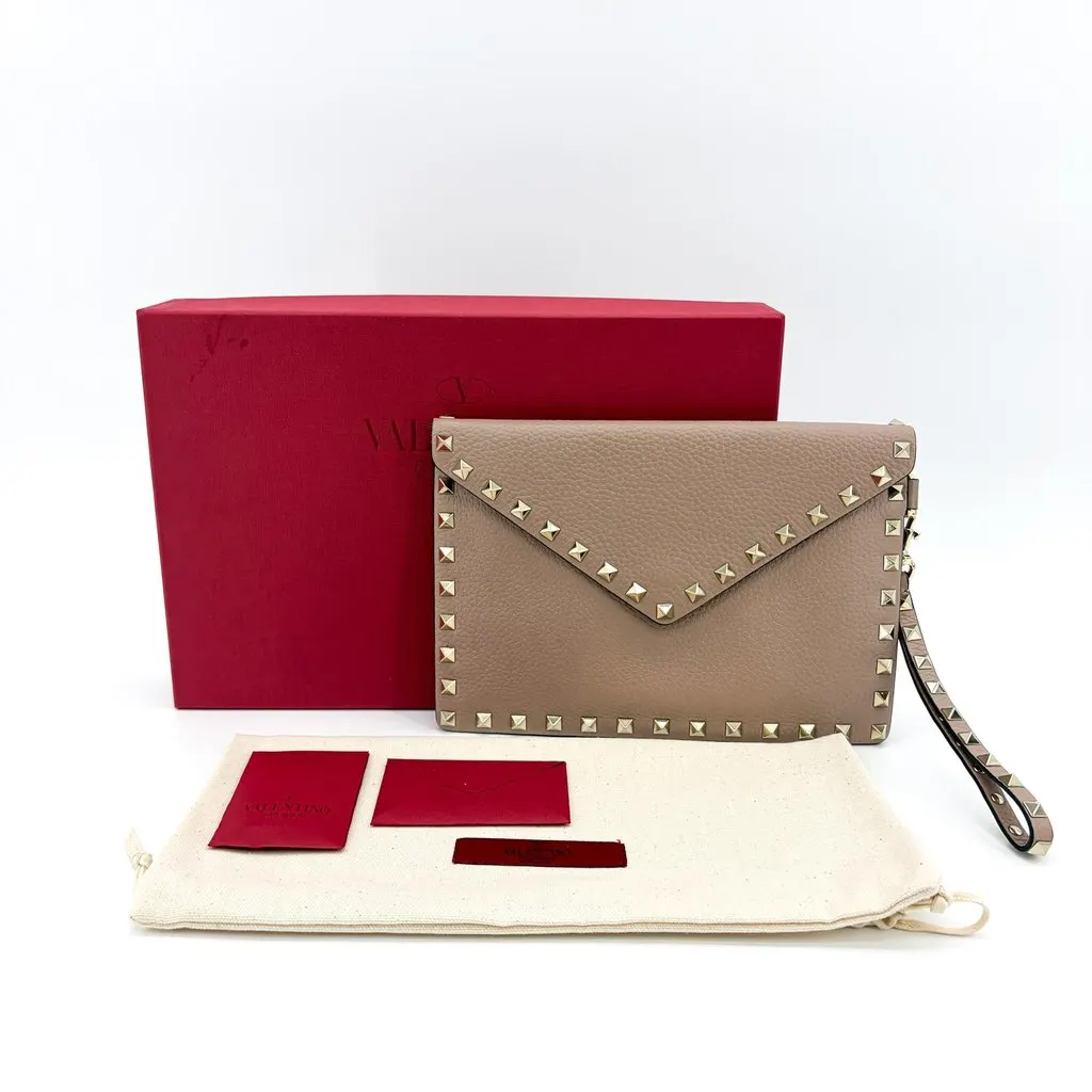 Valentino Garavani Rockstud Grain Calfskin Pouch Foodre Beige Leather Good - Back View