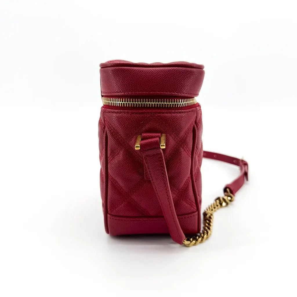 Saint Laurent 80's Vanity Bag in Quilted Grain de Poudre Embossed Leather Red Gold Red Leather Very good - Model View