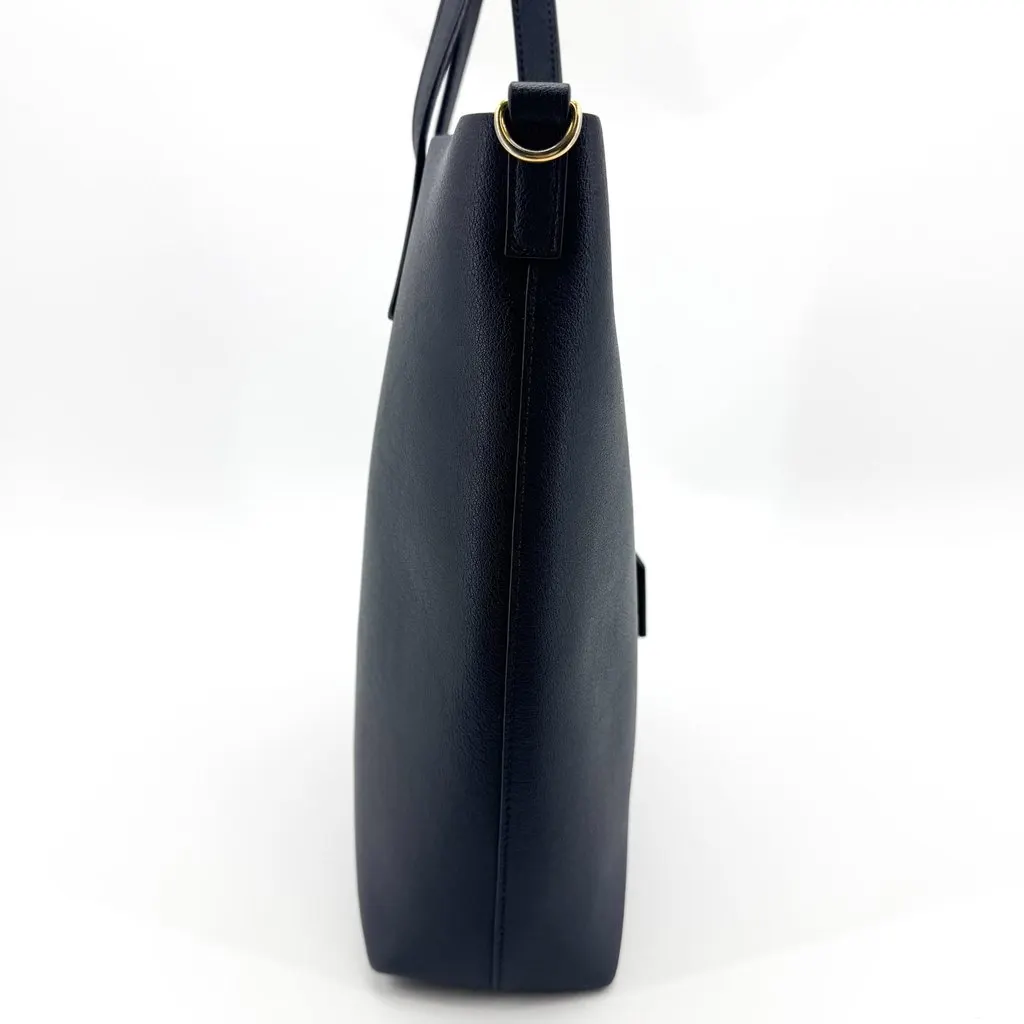 Saint Laurent Toy Shopping Toy Tote Bag Navy Navy Leather Good - Model View