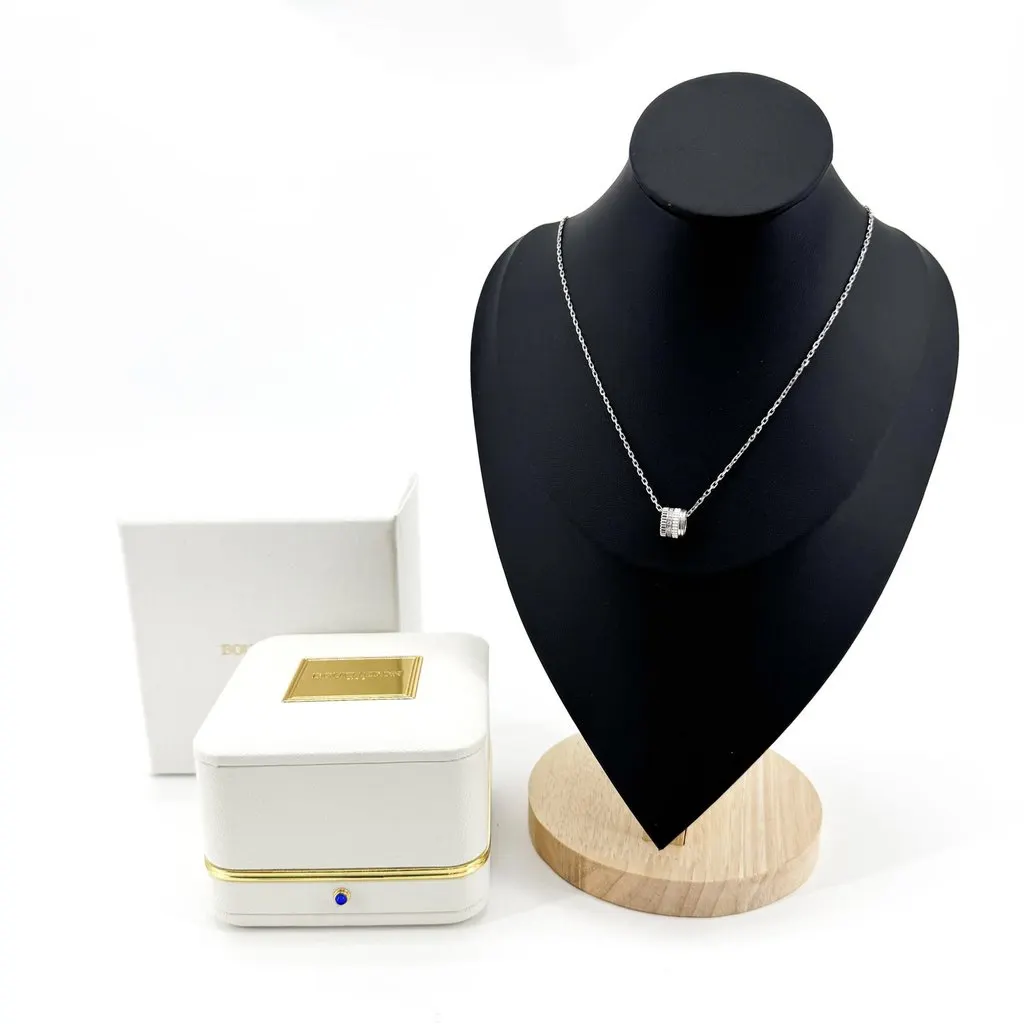 Boucheron Quatre White Edition Pendant White Gold Diamonds Ceramic Silver Very good - Back View