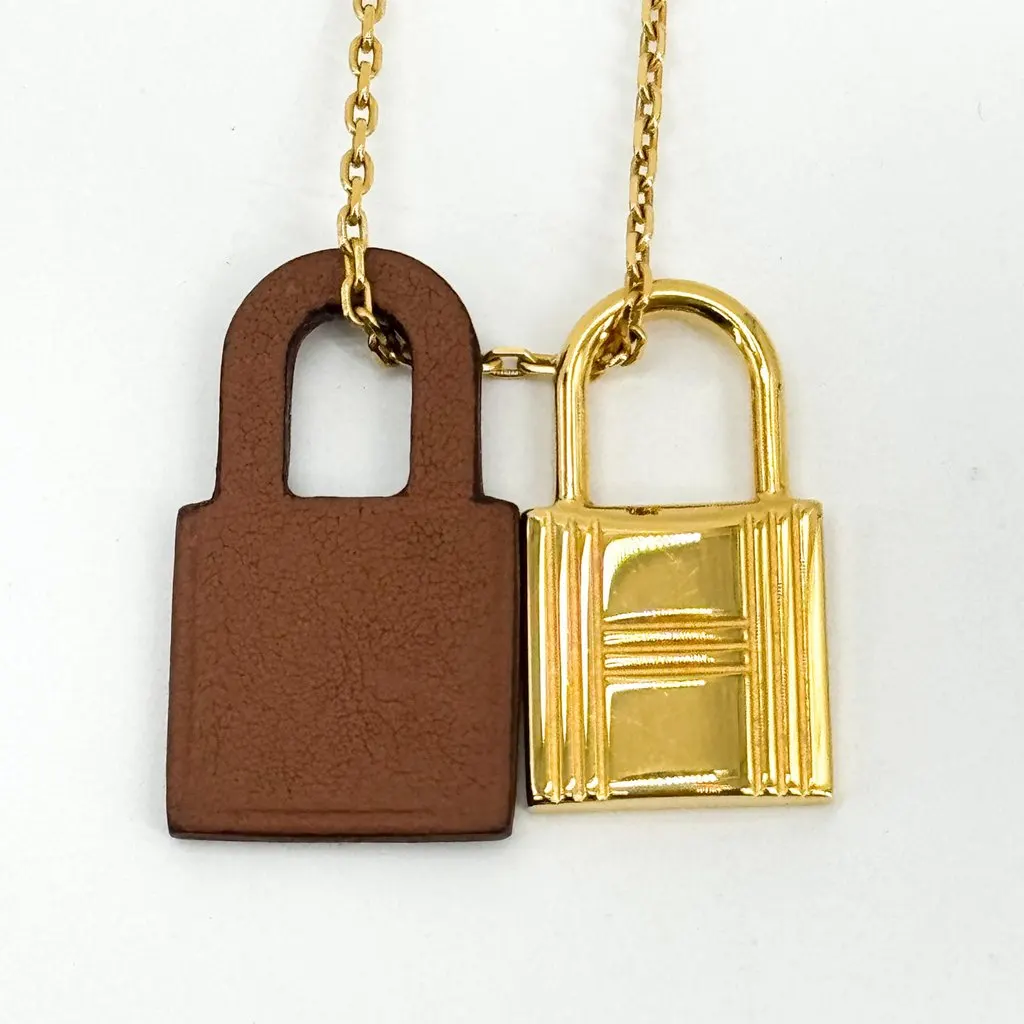 Hermès O'Kelly Pendant Necklace Gold Leather GHW Brown Good - Model View