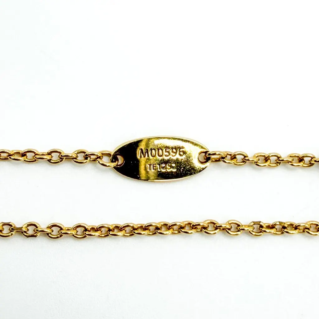 Louis Vuitton Idyll Blossom LV Pendant Yellow Gold Diamond Necklace Gold Diamond Good - Model View