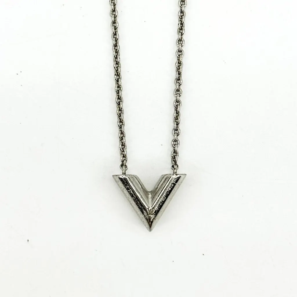 Louis Vuitton Essential V Necklace Silver Silver Fair - Box View