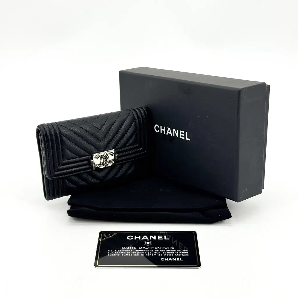 Chanel Boy Chanel Chevron Flap Card Holder Black Black Leather Very good - Back View