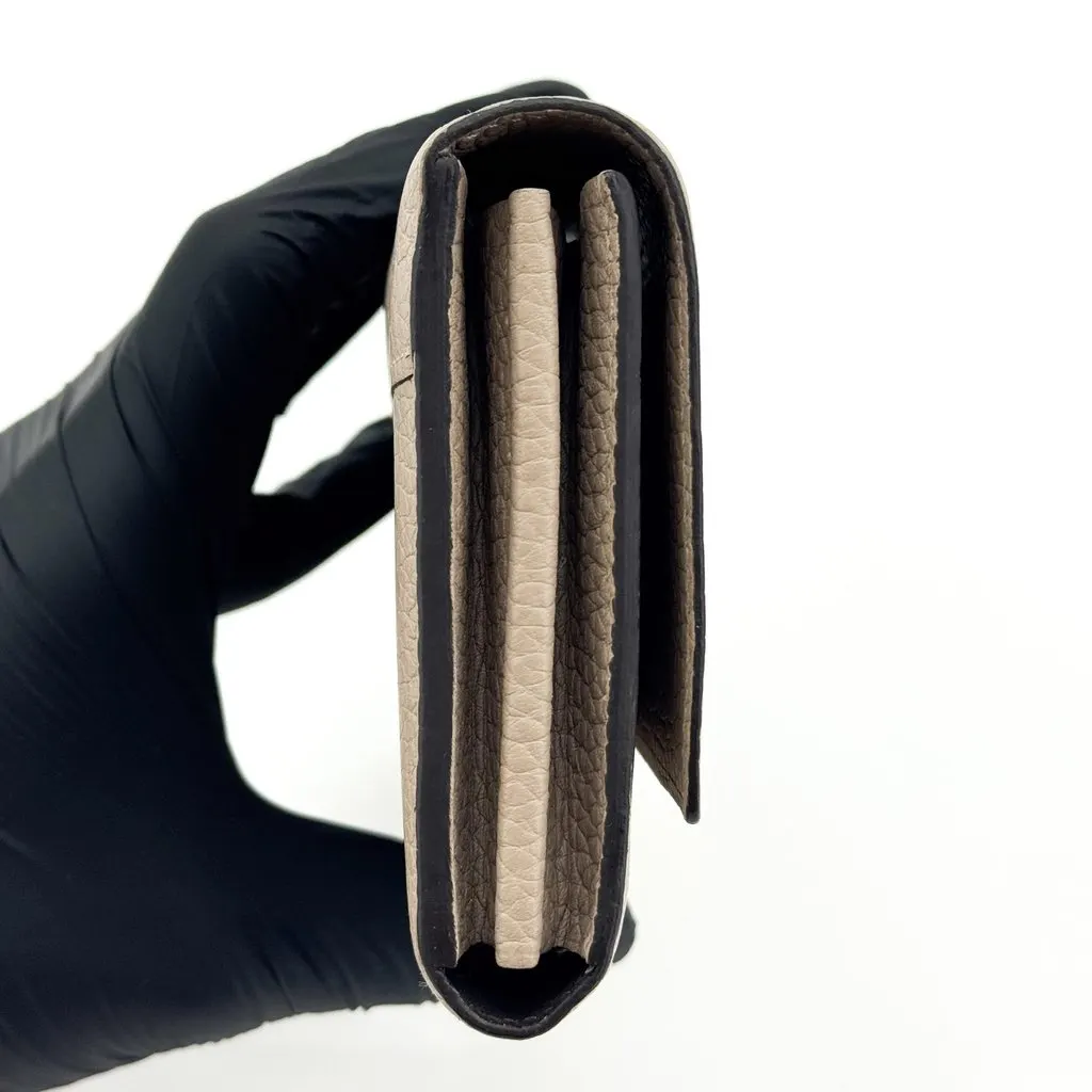 Louis Vuitton Capucines Wallet Galet Beige Leather Good - Inside View