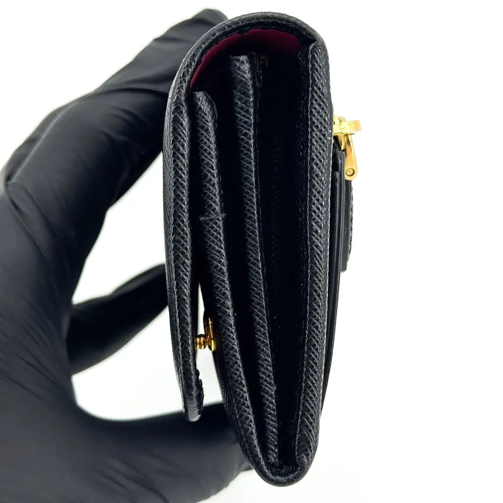 Prada Saffiano Metal Logo Long Flap Wallet Black Black Leather Very good - Model View