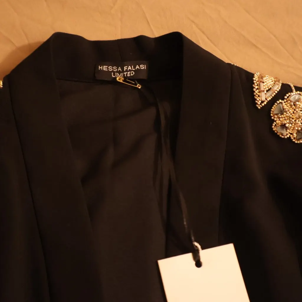 Unsigned Hessa Al Falassi Abaya Black Cotton Never worn, with tag - Model View