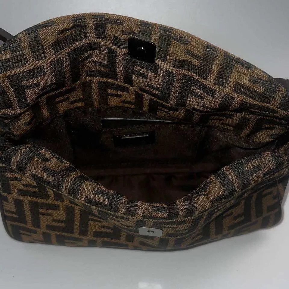 Fendi Baguette Brown Canvas Leather Good - Inside View
