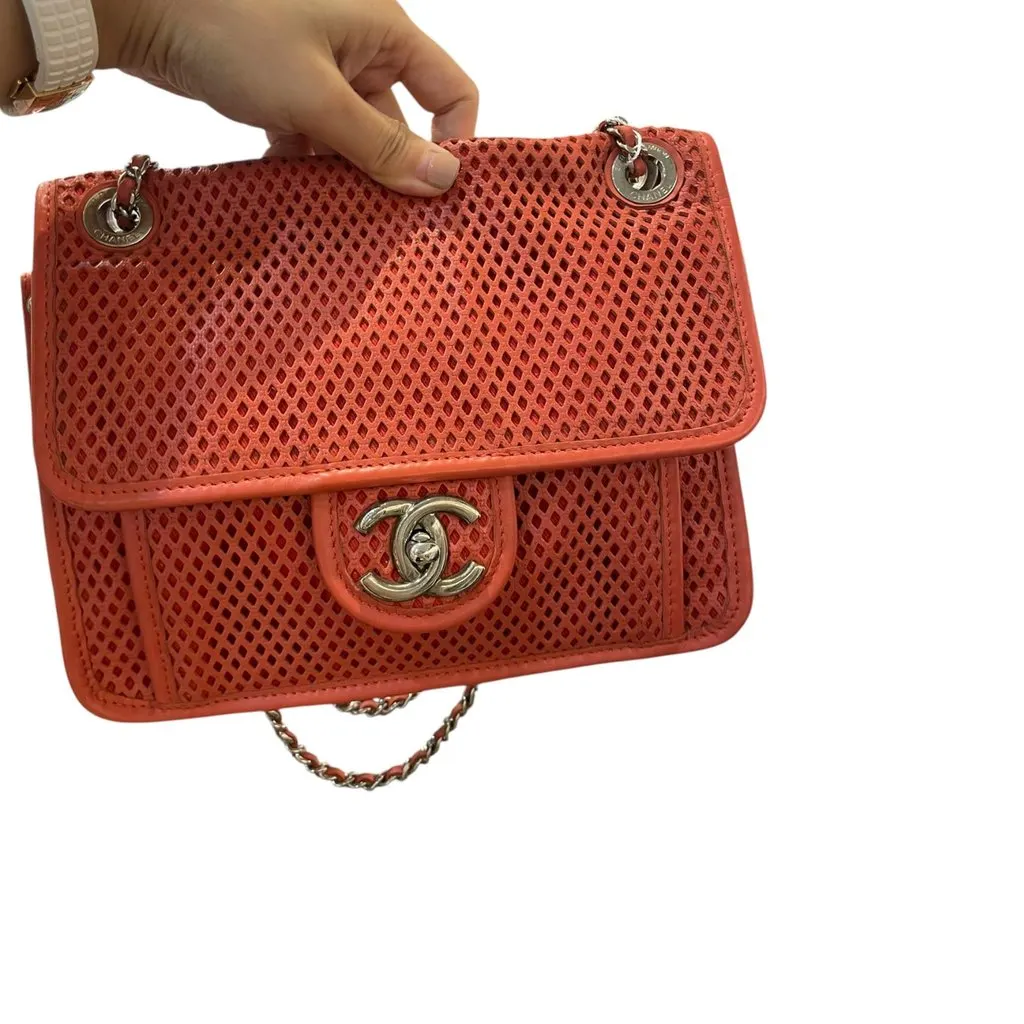 Chanel Classic Flap Red Leather Good - Inside View