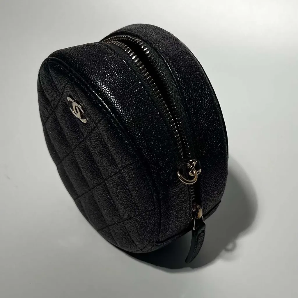 Chanel Coin Bag Black Leather Metal Good - Inside View