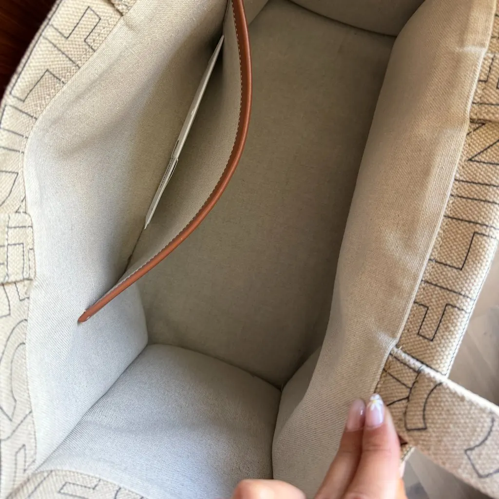 Celine Cabas Beige Cotton Very good - Model View