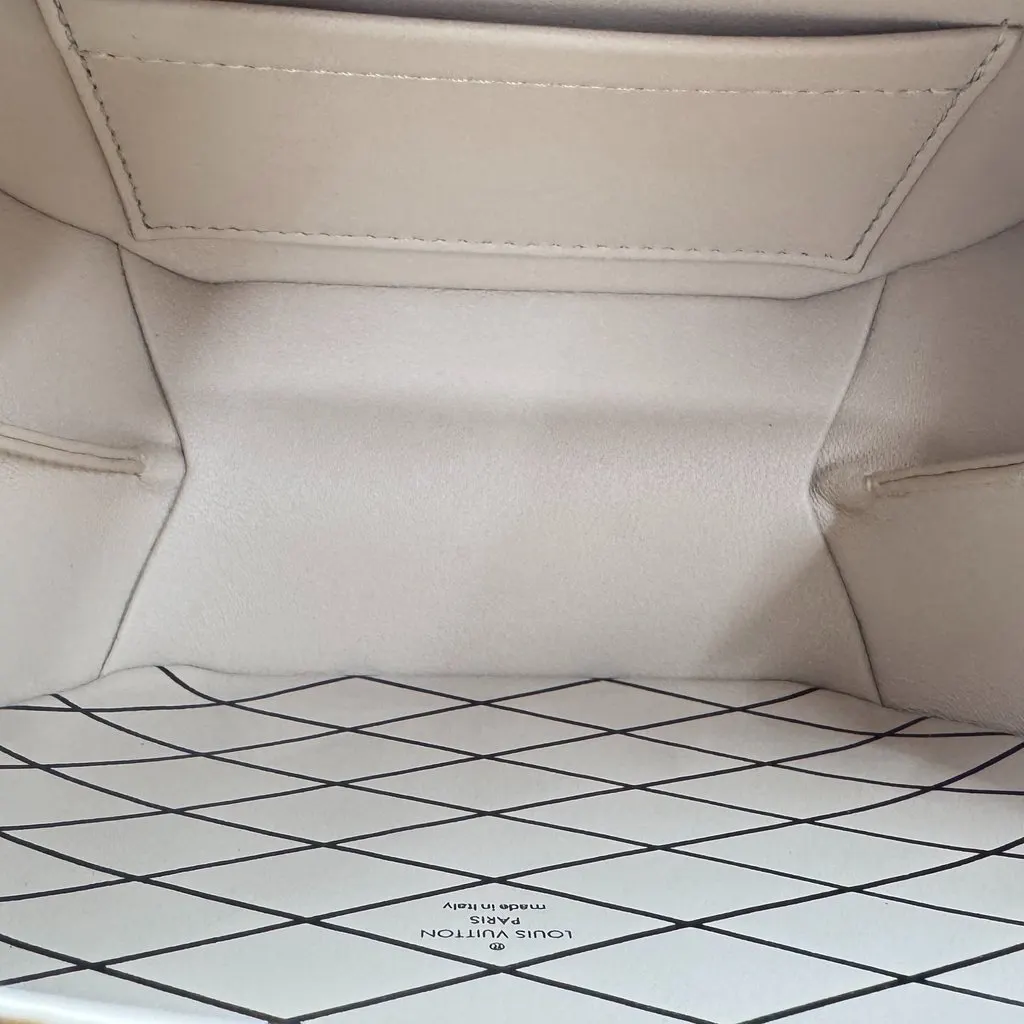 Louis Vuitton Petite Boite Chapeau Camel Leather Very good - Model View