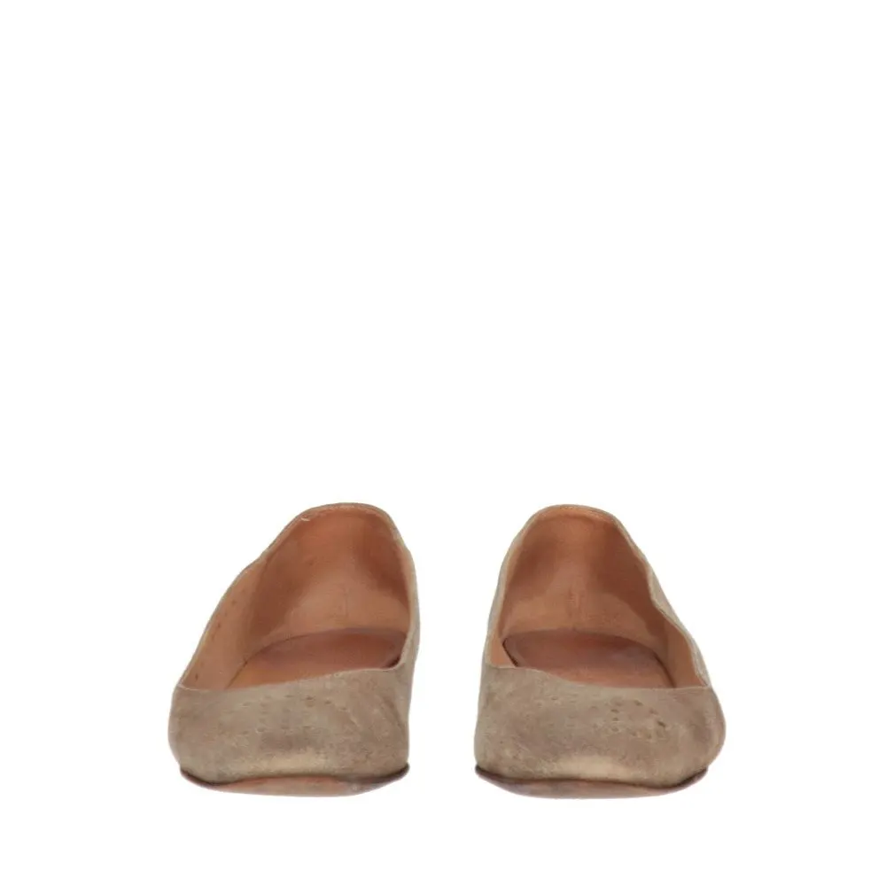 Hermès Beige Suede Ballet Flats - 2000s Beige Suede Good - Model View