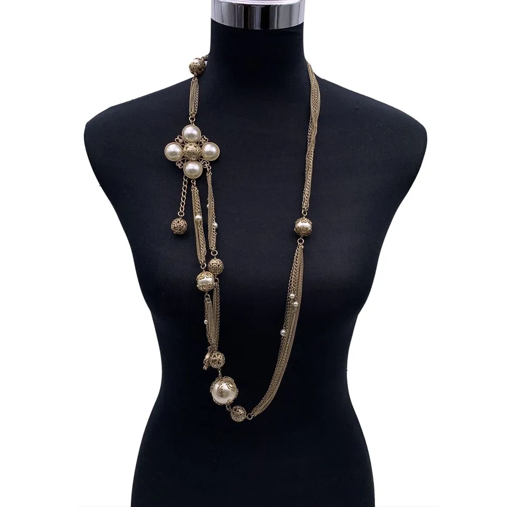 Chanel Necklace Gold Lace Good - Back View