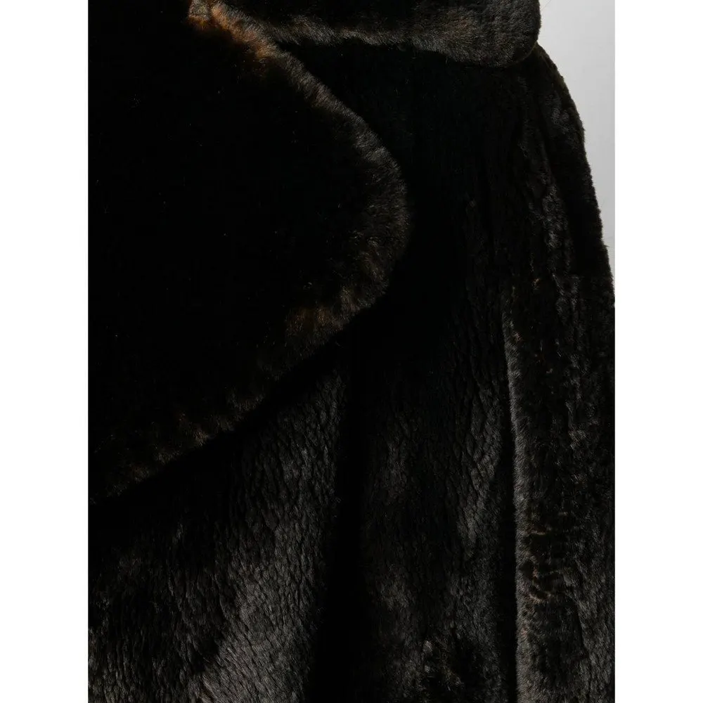 Unsigned Dark Brown Beaver Fur Cape - '50s Brown Good - Model View