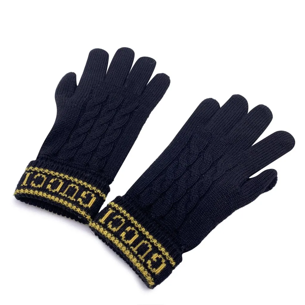 Gucci Accessory Black Wool Never worn - Front View