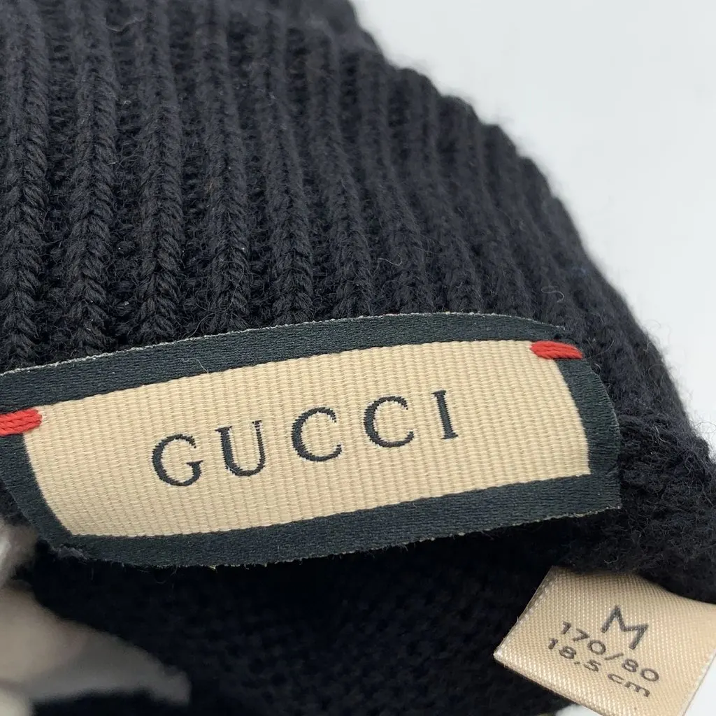 Gucci Accessory Black Wool Never worn - Model View