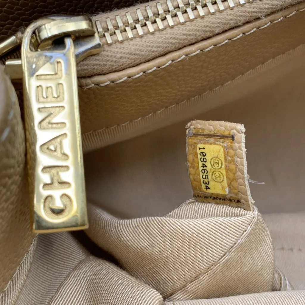 Chanel Tote Bag Grand shopping Beige Leather Good - Box View