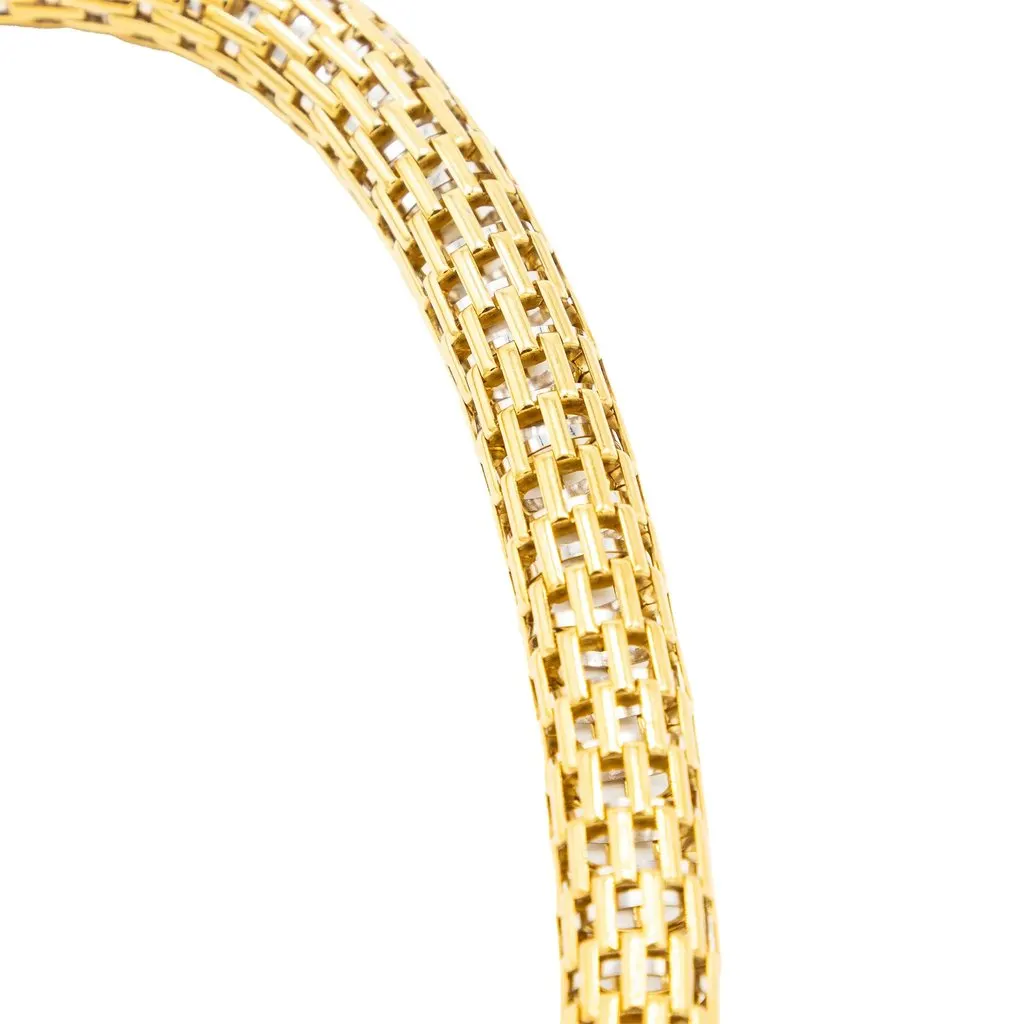 Unsigned Vintage 18K Yellow Gold Woven Collar Necklace - '80s Yellow Lace Good - Model View