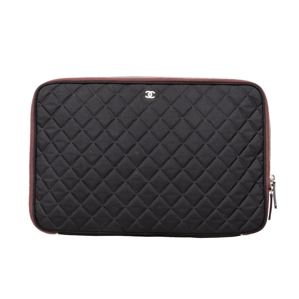 Chanel Quilted Laptop Case - '00s Burgundy Good - Front View