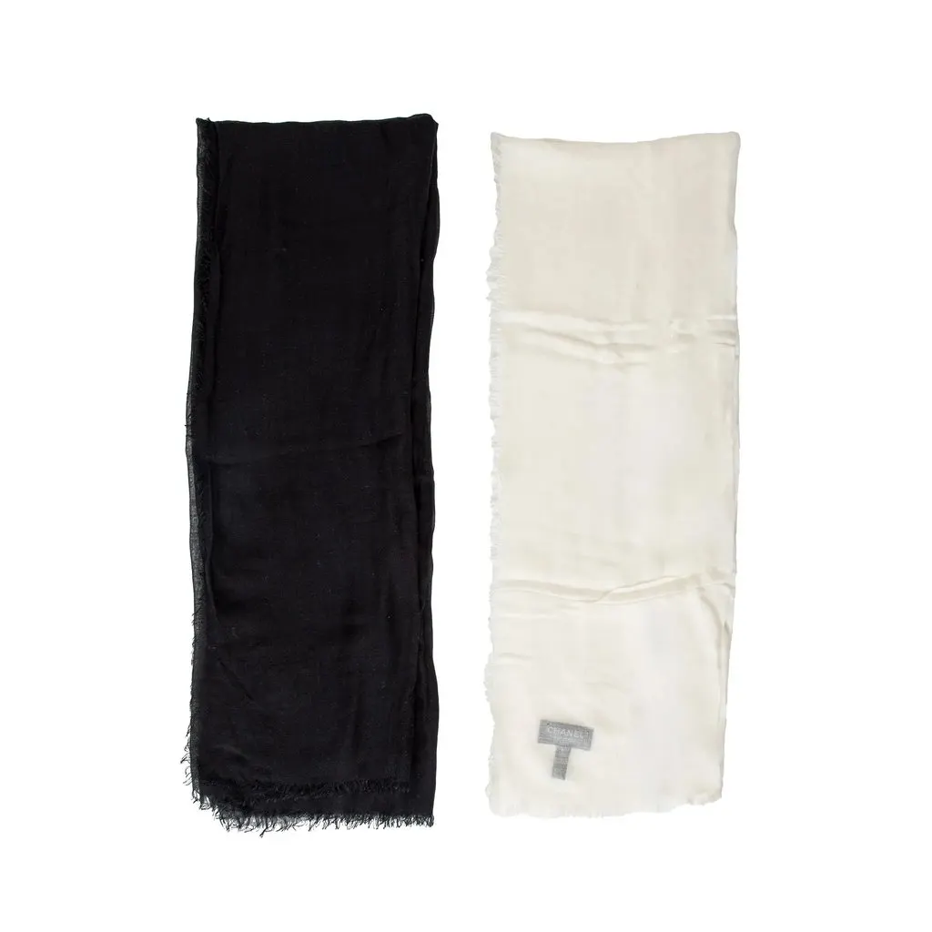 Chanel Scarves Set - '00s Black Wool Good - Back View