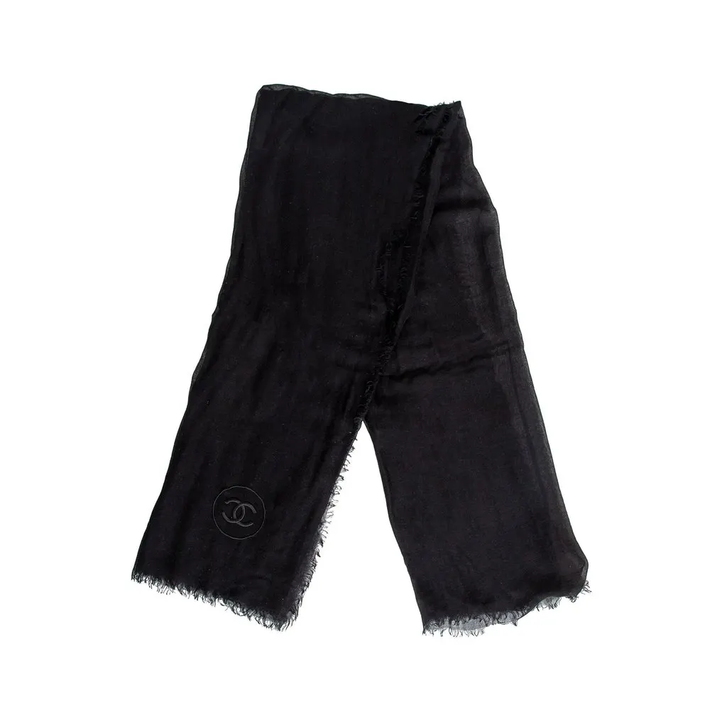 Chanel Scarves Set - '00s Black Wool Good - Model View