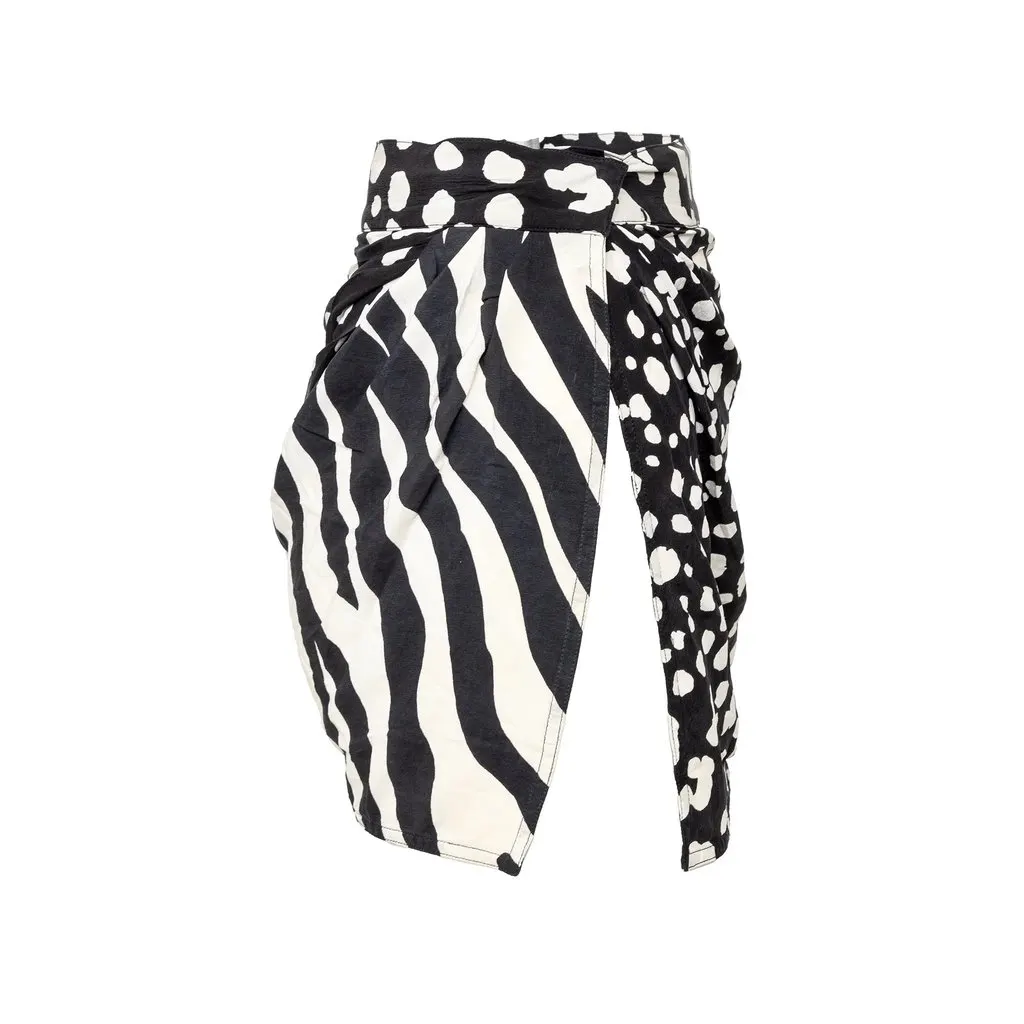 Versace Printed Mini Skirt - '90s Black Silk Good - Model View