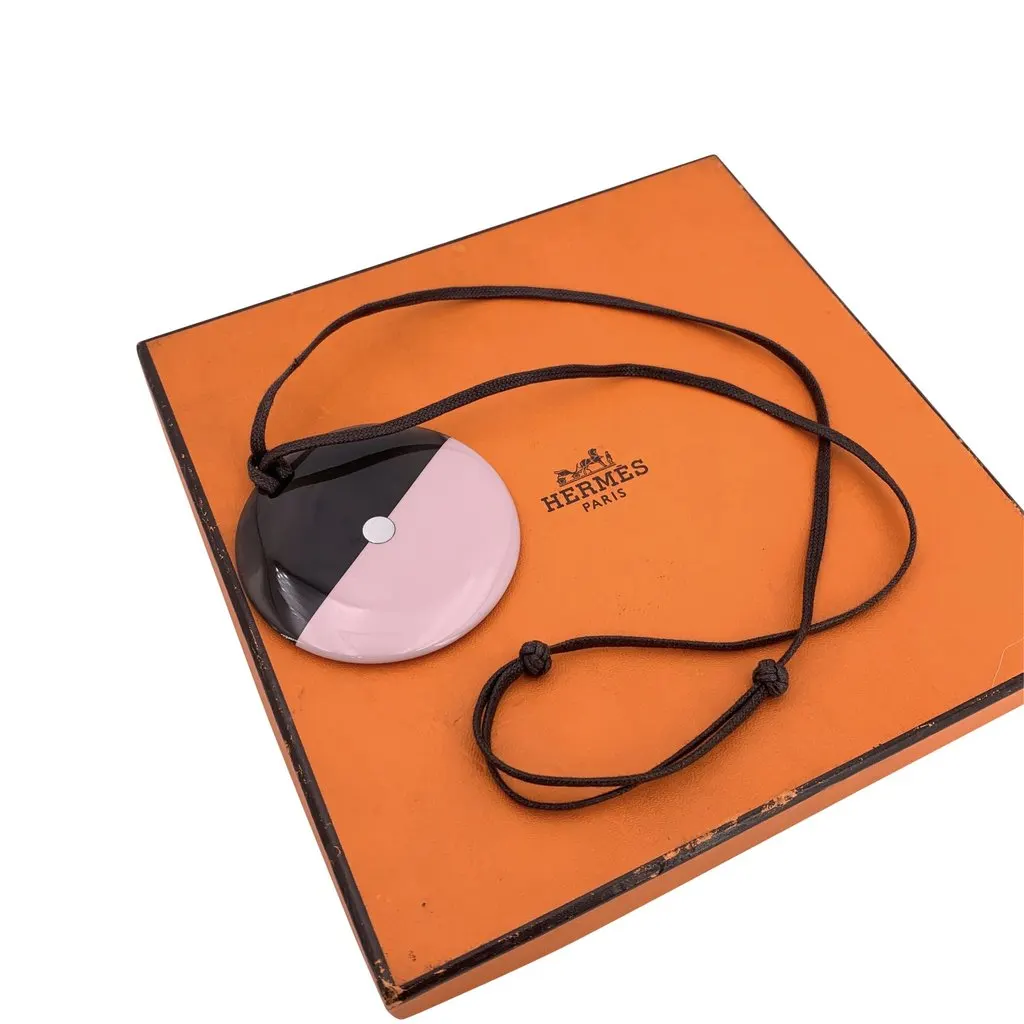 Hermes Necklace Pink Lace Good - Inside View