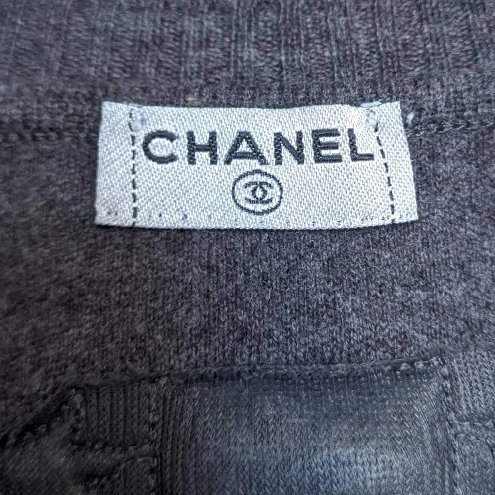 Chanel Grey Wool Top - 2010s Grey Wool Good - Model View
