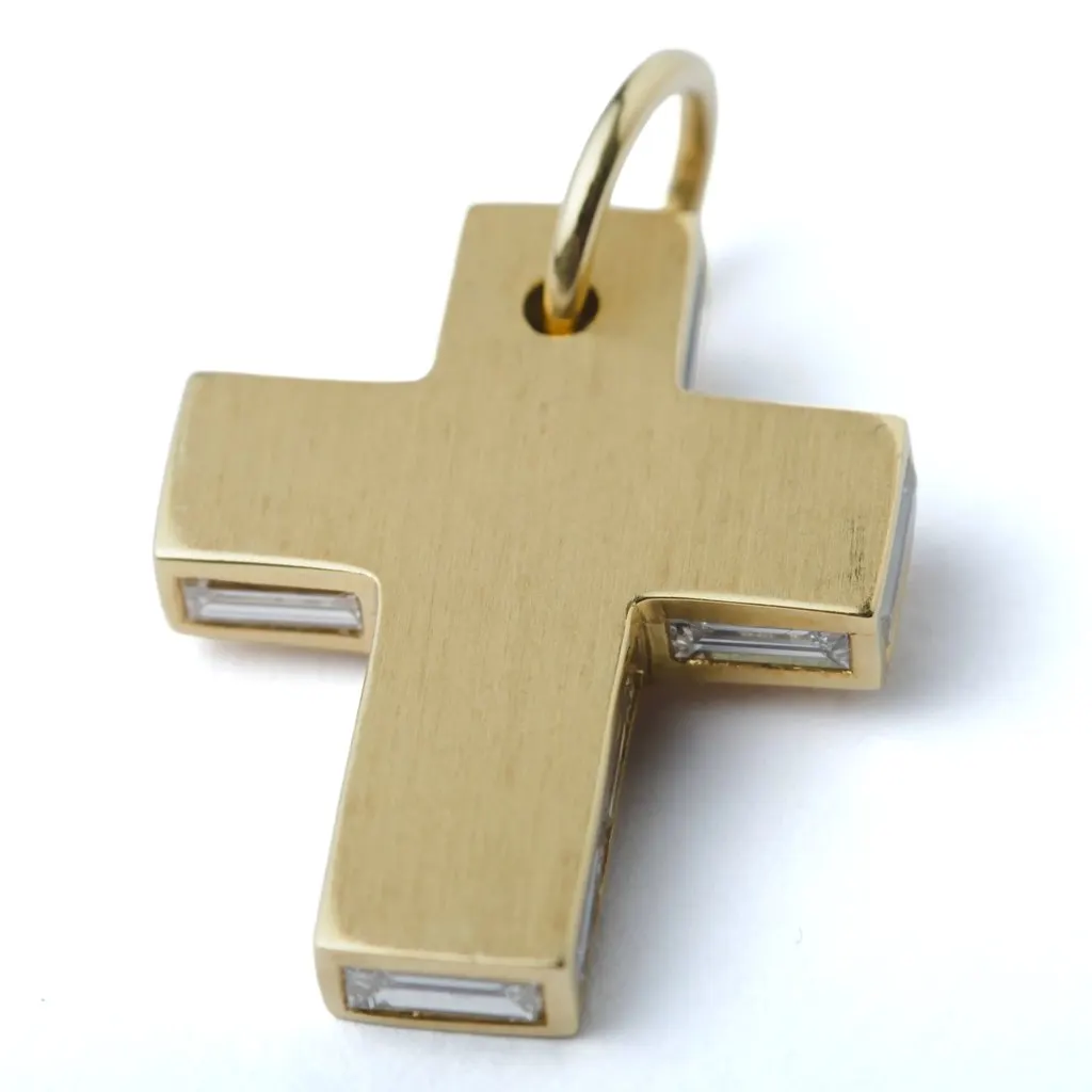 Unsigned Vintage Yellow Gold Cross Pendant with Baguette Diamonds - '90s Yellow Good - Front View