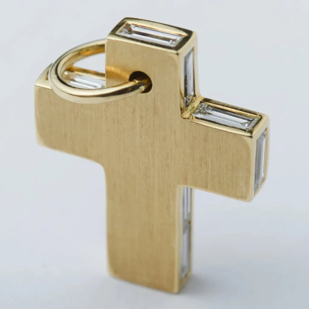 Unsigned Vintage Yellow Gold Cross Pendant with Baguette Diamonds - '90s Yellow Good - Inside View